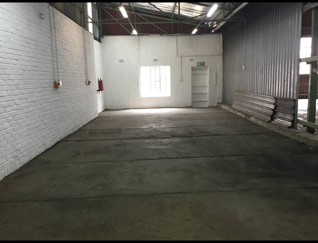 1,800M² WAREHOUSE FOR SALE IN WADEVILLE